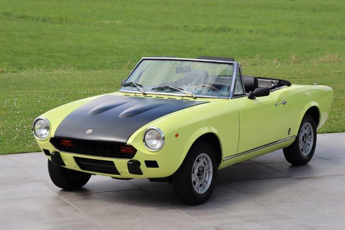 Fiat - 124 - 1975, Auto's, Oldtimers