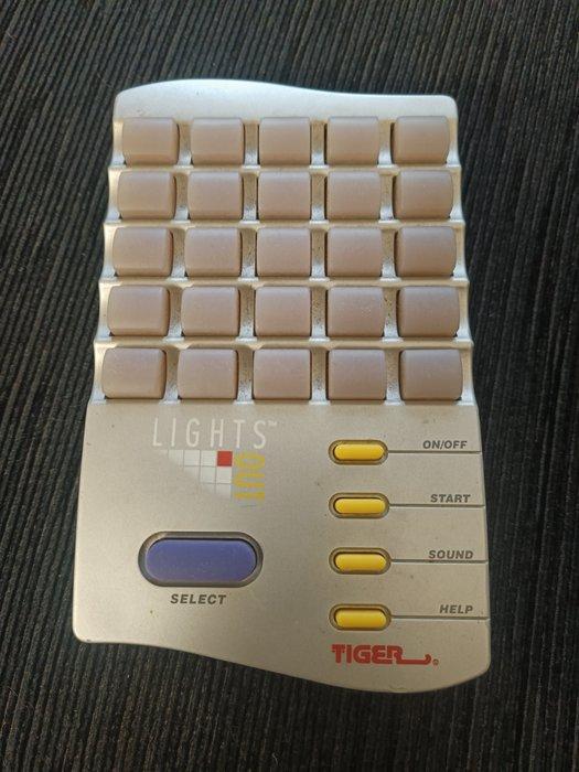 Tiger - Lights Out - Handheld gaming console, Spelcomputers en Games, Spelcomputers | Overige Accessoires