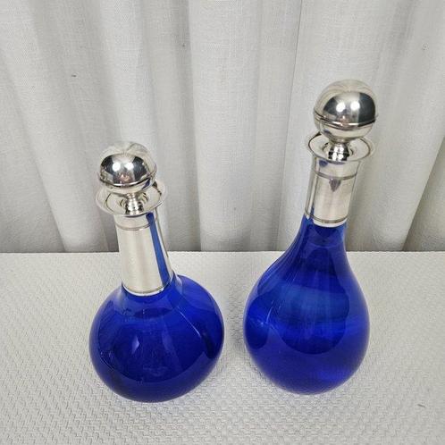 Karaf - Met verzilverde hals en dop - Bristol blauw glas, Antiek en Kunst, Kunst | Designobjecten