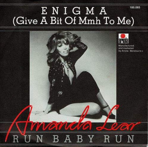 Single vinyl / 7 inch - Amanda Lear - Enigma (Give A Bit..., Cd's en Dvd's, Vinyl Singles, Zo goed als nieuw, Verzenden