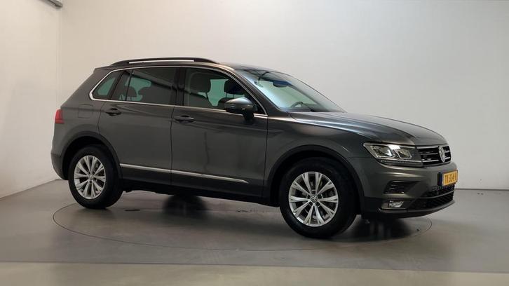 Zakelijke Lease |  Volkswagen Tiguan 1.4 TSI Comfortline Nav, Auto's, Volkswagen, Dealer onderhouden, Lease, Grijs, Handgeschakeld