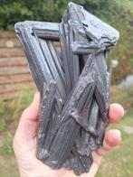 Zeer zeldzame, grote Japanse stibniet. Kristalcluster -