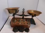 Weegschaal met twee sets gewichten (12) Vintage - België -
