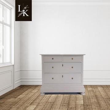 Landelijke klassieke kast, commode, dressoir, ladenkast beschikbaar voor biedingen