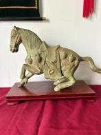 Bronzen oosters (Stijl [Tang/Han] — China) — Beeldhouwwerk