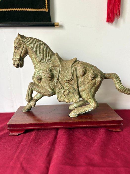 Bronzen oosters (Stijl [Tang/Han] — China) — Beeldhouwwerk, Antiek en Kunst, Antiek | Overige Antiek
