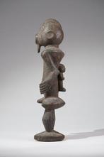 Een houten beeldhouwwerk - Keaka - Nigeria (Zonder, Antiek en Kunst