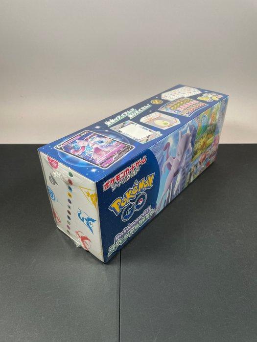 Pokémon Sealed box - Sword & Shield, Hobby en Vrije tijd, Verzamelkaartspellen | Pokémon