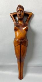 Notenkraker (3) - Vrouw, kabouter, tangmodel - Hout - Hand