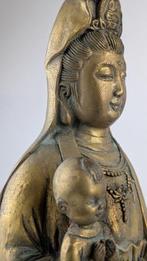 Beeld Quan Yin met kind - Brons - China  (Zonder