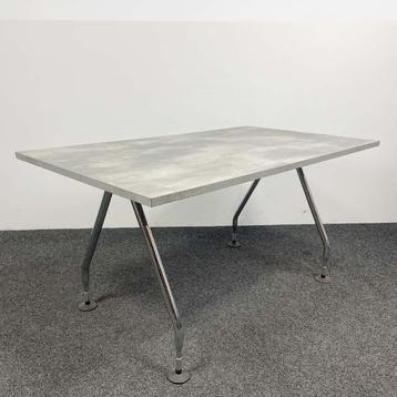 Vitra Ad Hoc Vergadertafel 140 x 80 cm beschikbaar voor biedingen