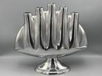 Vaas - Aluminium - Sculpturale tulpenvaas