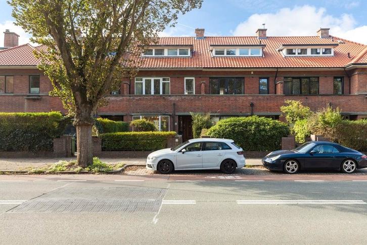 Te huur: Huis Doorniksestraat in Den Haag, Huizen en Kamers, Huizen te huur, Zuid-Holland