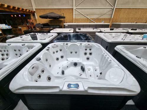 Actie nieuw Jacuzzi balboa supra 200X200 bomvoll opties led, Tuin en Terras, Bubbelbaden en Hottubs, Vast, Nieuw, Afdekzeil, Filter