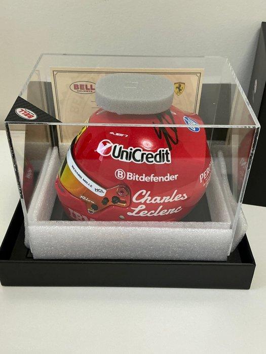 Ferrari - Charles Leclerc - 2025 - Schaal 1/2 helm, Verzamelen, Automerken, Motoren en Formule 1