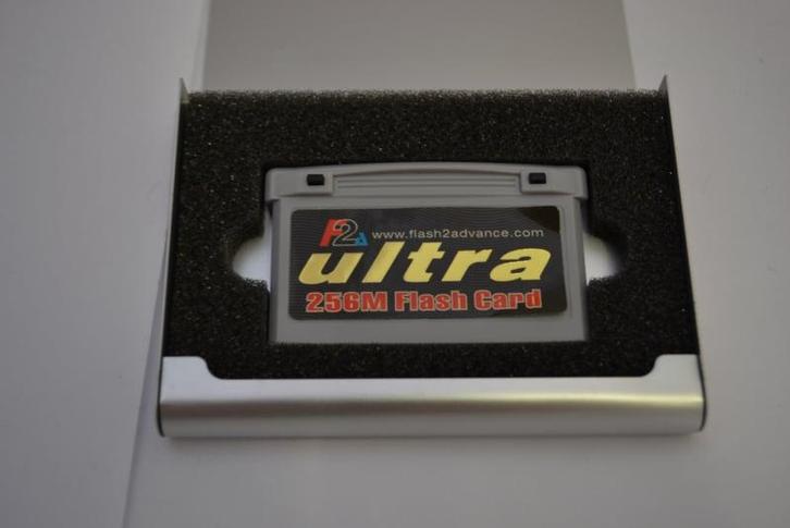 Ultra Flash Card 256M, Spelcomputers en Games, Spelcomputers | Nintendo Portables | Accessoires, Zo goed als nieuw, Verzenden