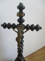 Crucifix - Hout - 1850-1900 - gedraaide rouwkruis - 39 cm