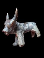 Oud-Romeins Brons Rare & Interesting Bull Statue