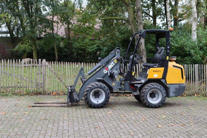 Veiling: Kniklader Giant V452T Diesel 33kW 2010, Zakelijke goederen, Machines en Bouw | Kranen en Graafmachines, Wiellader of Shovel