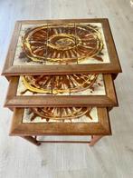 Set bijzettafels - Glazuur, Hout, Keramiek, Tegel - Drie, Antiek en Kunst