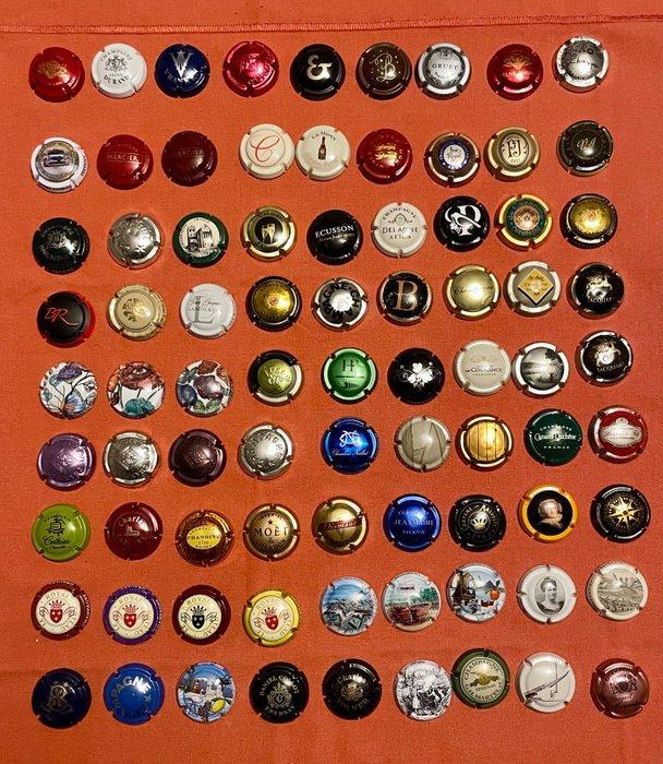Champagne capsules (100) - IJzer, Antiek en Kunst, Antiek | Speelgoed