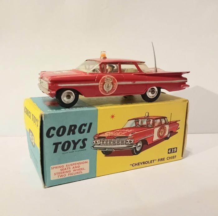 Corgi 1:43 - Modelauto - Chevrolet Impala Fire Chief (439), Hobby en Vrije tijd, Modelauto's | 1:5 tot 1:12