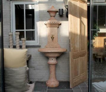 Fontein, fonteinbak, vijverrand, muurfontein, Achterhuis beschikbaar voor biedingen