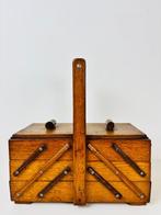 Naaidoos - Vintage naaibox met accessoires - Hout