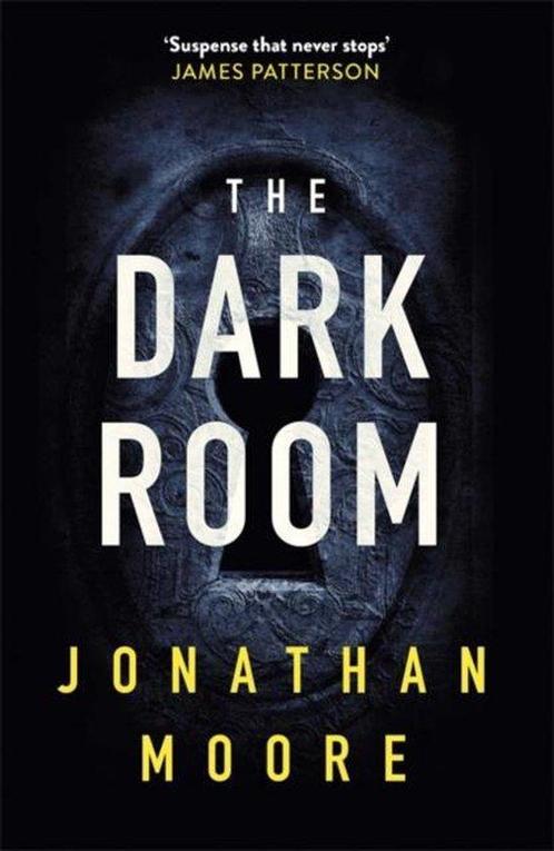 The Dark Room 9781409165040 Jonathan Moore, Boeken, Overige Boeken, Gelezen, Verzenden