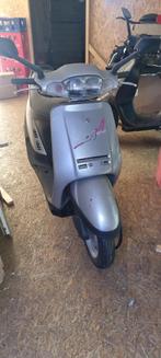 3 STUKS DJ KYMCO , 8JAAR IN STALLING GESTAAN, Fietsen en Brommers, Scooters | Kymco, Verzenden, Zo goed als nieuw, Overige modellen