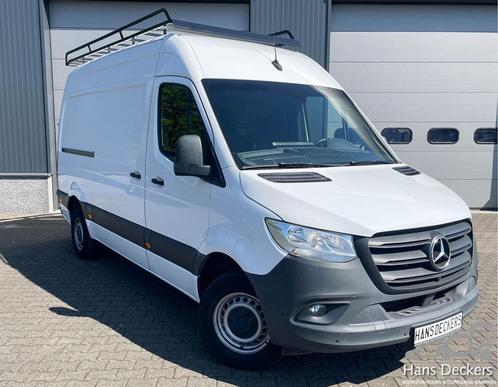 Zakelijke Lease |  Mercedes-Benz Sprinter 317 L2H2 MBUX 170P, Auto's, Bestelauto's, Onderhoudsboekje, Lease, Zwart, Handgeschakeld