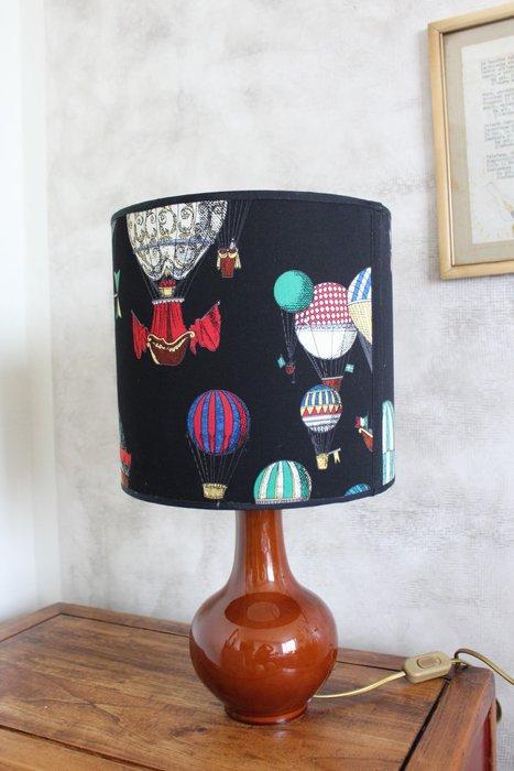 Lamp - met lampenkap met vintage Fornasetti stof - ceramica,, Antiek en Kunst, Antiek | Meubels | Stoelen en Banken