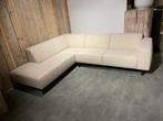 Nieuwe hoekbank - Licht Beige - Showroommodel - Bodemprijs