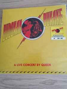 LP gebruikt - Queen - Budokan Bukake - A Live Concert By..., Cd's en Dvd's, Vinyl | Rock, Zo goed als nieuw, Verzenden