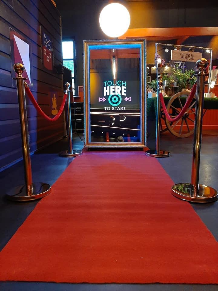 Fotospiegel (magic mirror photobooth) huren. Vanaf €450, Hobby en Vrije tijd, Feestartikelen | Verhuur, Nieuw