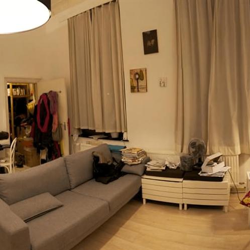 Gestoffeerde studio met balkon en inclusief prijs, Huizen en Kamers, Kamers te huur, 35 tot 50 m², Overige regio's
