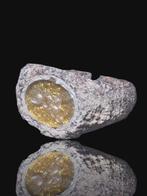 Oud-Romeins Brons, Stunning Yellow Carnelian Stone with Bull, Sieraden, Tassen en Uiterlijk, Antieke sieraden