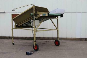 Diverse doseerbunkers - Doseerband voor groente of recycling beschikbaar voor biedingen