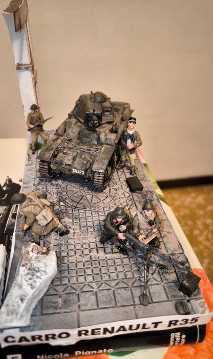 Custom sculpt 1:35 - Model militair voertuig (3) - Renault, Kinderen en Baby's, Speelgoed | Overig