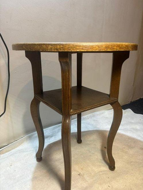 Bijzettafel - Elegante Art Deco Bijzettafel met Geometrische, Antiek en Kunst, Curiosa en Brocante