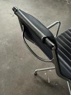 Vitra Eames EA 124 + EA 125 | Leer (NIEUWSTAAT), Huis en Inrichting, 75 tot 100 cm, Ophalen of Verzenden, Zo goed als nieuw, Leer