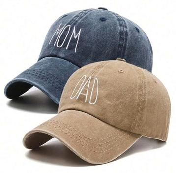 Caps in diverse kleuren en met verschillende teksten beschikbaar voor biedingen