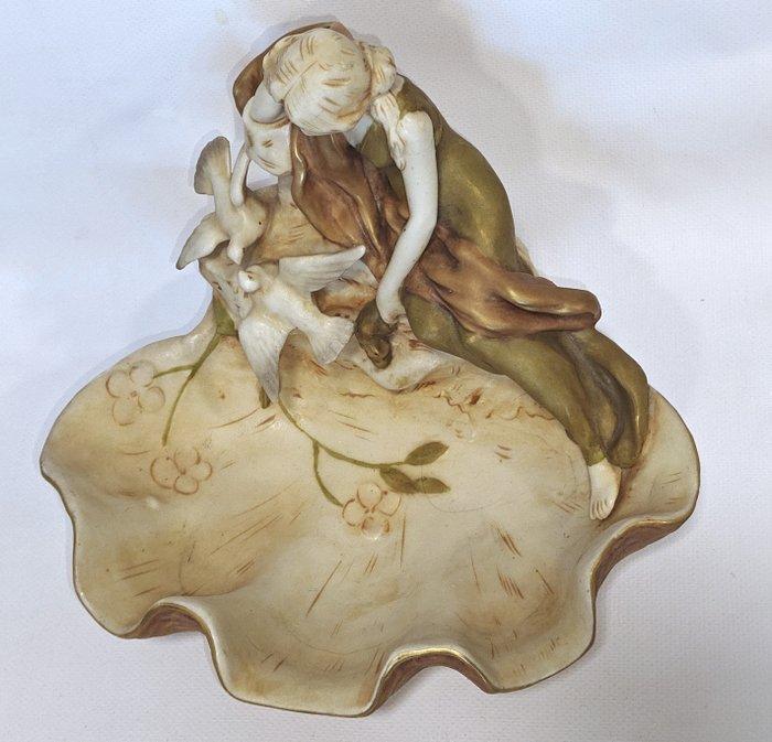 Royal Dux Porzellan-Manufaktur - Beeld, Femme sur la, Antiek en Kunst, Antiek | Glas en Kristal