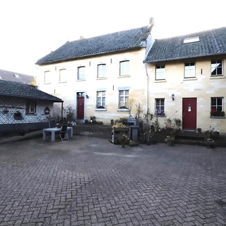 Ruime gemeubileerde woonboerderij met tuin en gestoffeerd, Huizen en Kamers, Huizen te koop