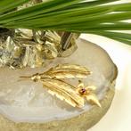 Gouden florale broche met granaat | Art nouveau (vintage), Goud, Met edelsteen, Gebruikt, Ophalen of Verzenden