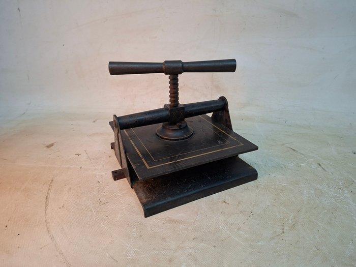 Pers Industrieel design - Boekenpers 1950/60, Antiek en Kunst, Antiek | Wandborden en Tegels