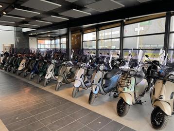 Gebruikte Custom Vespas, Primavera en Sprint, in Nieuwstaat beschikbaar voor biedingen