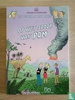 Piet Pienter en Bert Bibber - Op het spoor van Pom - 2011, Eén stripboek, Verzenden, Zo goed als nieuw, Adriaenssens, Ivan, Auwera, Dirk Van Der, Bongers, Erik, Bouden, Tom, Busschots, Peter, Buyser, Georges De, Calster, Werner van, Cassauwers, Kurt, Christiaen, Henri, Conard, Sébastien, Croon, Reinhart, Cruyssaert, Matthias, Deblieck, Frits, Declercq, Gilbert, Degryse, Willy, Dhondt, Steven, Dijck, Ingrid van, Gansbeke, Benedict van, Geerts, Paul, Gijbels, Erwin, Hove, Jozef Van, Koninck, Mario De, Laeken, Sascha Van, Laureysens, Walter, Lauryssens, Stan, Legendre, Marc, Metdepenningen, Tom, Oppen, Patrick van, Pas, Frederik, Pletinckx, Bart, Potargent, Joey, Riet, Ronald van, Roelens, Patriek, Roover, Bruno de, Rop, Edward De, Rop, Eric De, Rouffa, Marcel, Ryck, Luk De, Schats, Gilbert, Schokaert, Pascal, Sels, Erwin, Seys, Ben, Sioen, Peter-Jan, Stallaert, Dirk, Strzelecki, Caryl, Sutter, Geert De, Swerts, Wim, Vanspauwen, Jos, Velde, Guy Van De, Verhaegen, Marc, Verhaeghe, Christian, Verswijvel, Alex, Vincent, Luc, Vincent, Michaël.