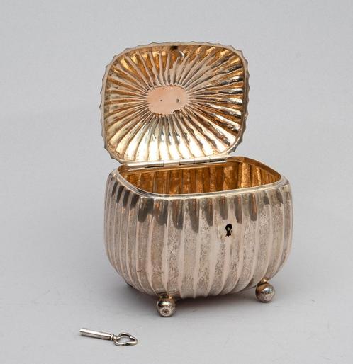 Een zilveren suikerpot, Oostenrijk-Hongarije, (1867 -1922), Antiek en Kunst, Antiek | Goud en Zilver