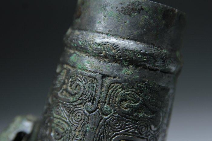 Oud-Chinees Brons Oorwielornament versierd met, Antiek en Kunst, Antiek | Overige Antiek